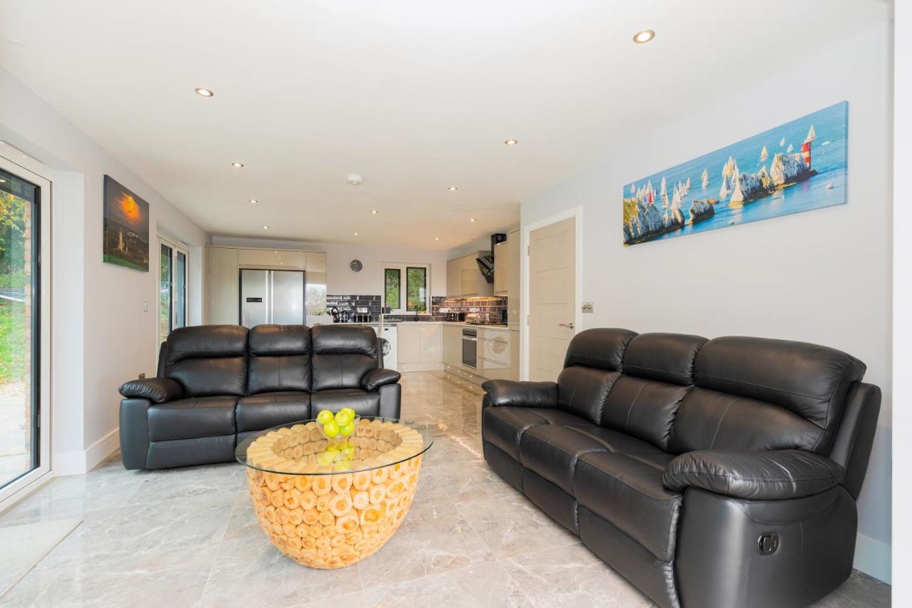 Pure Relaxation At It's Finest, Offering Moments Of Harmony And Tranquillity - Sauna & Hot Tub Holiday home *