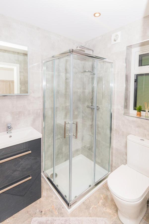 Pure Relaxation At It's Finest, Offering Moments Of Harmony And Tranquillity - Sauna & Hot Tub *
