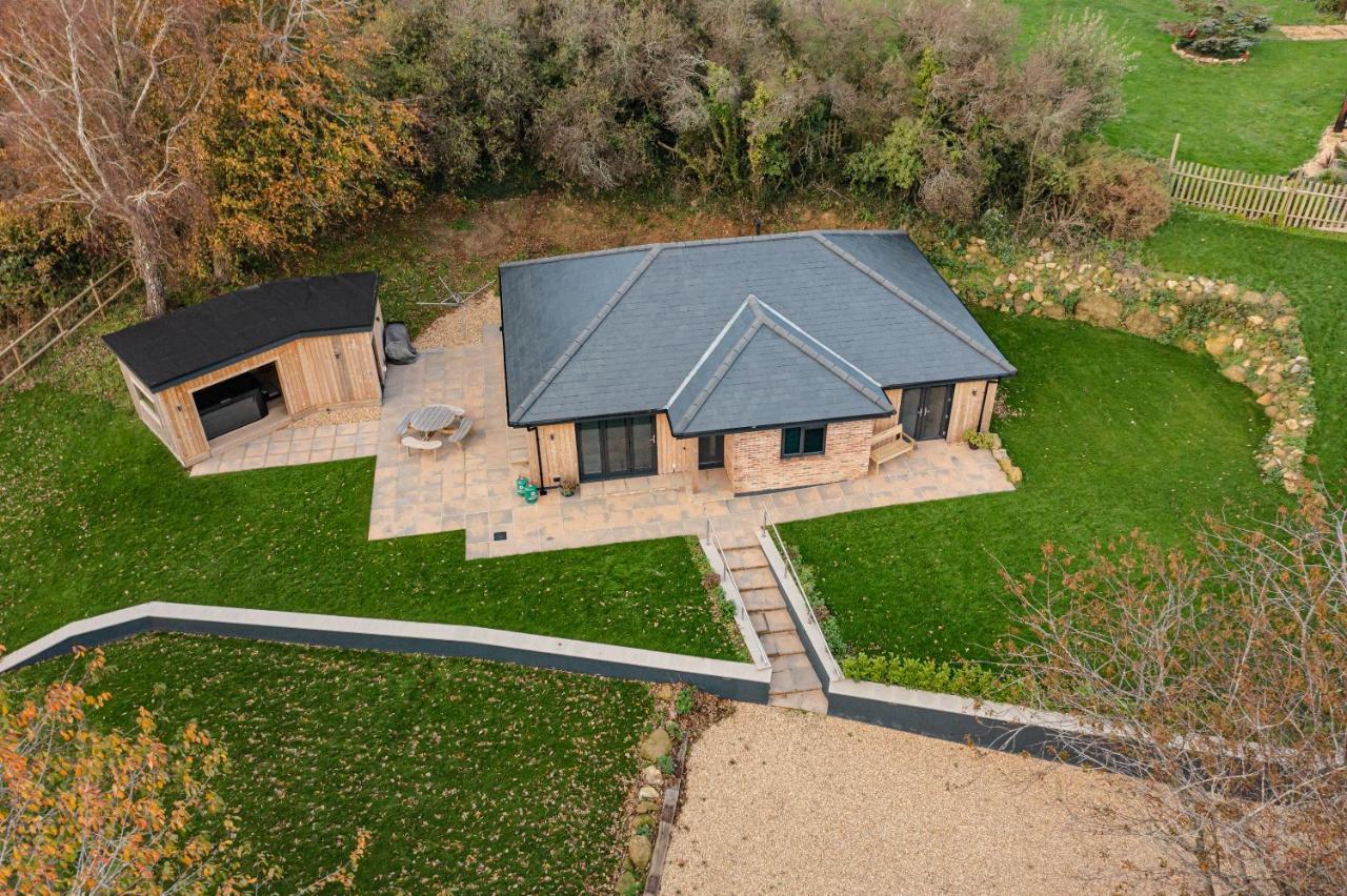 Pure Relaxation At It's Finest, Offering Moments Of Harmony And Tranquillity - Sauna & Hot Tub *