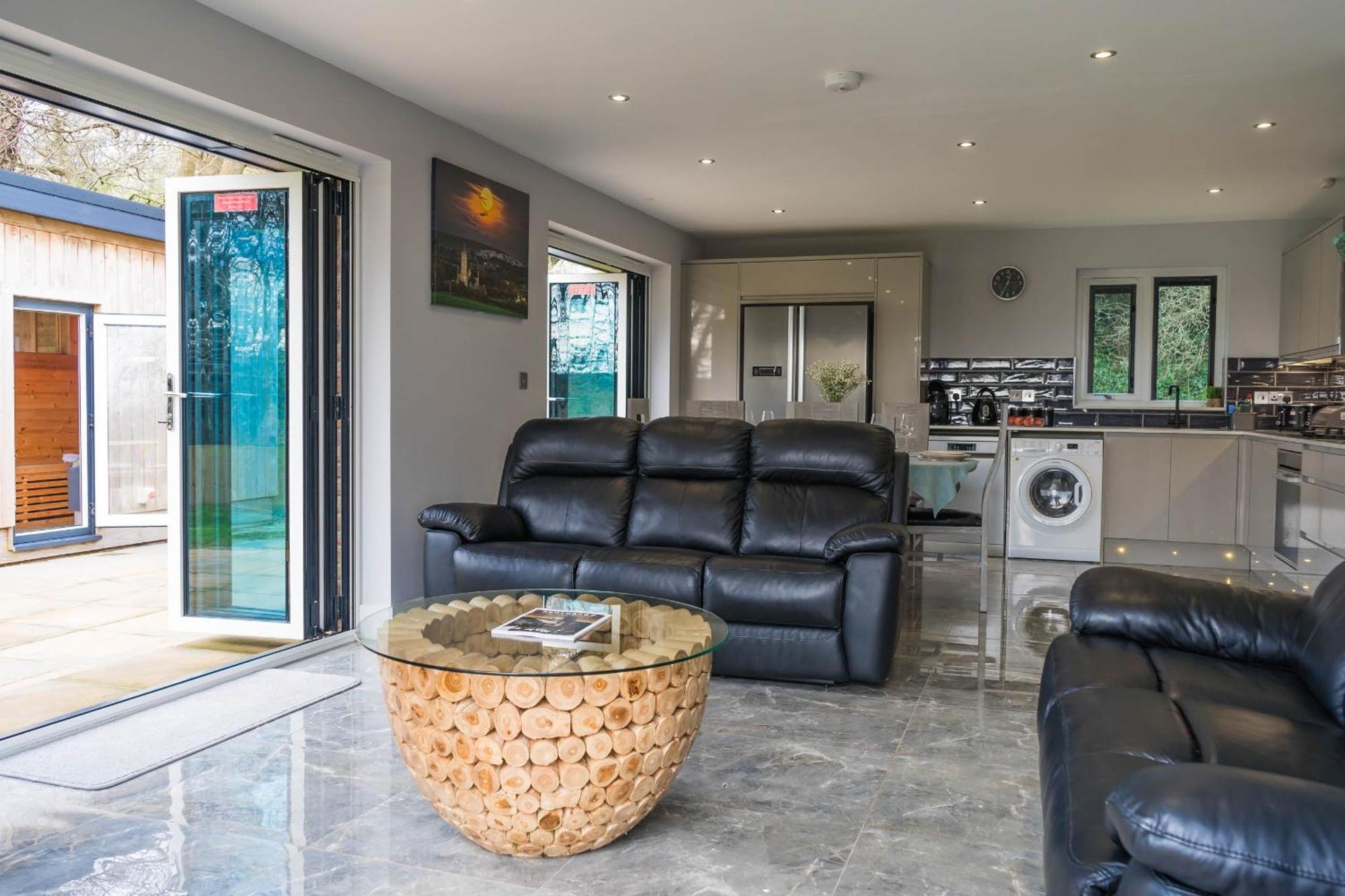 Pure Relaxation At It's Finest, Offering Moments Of Harmony And Tranquillity - Sauna & Hot Tub Shanklin